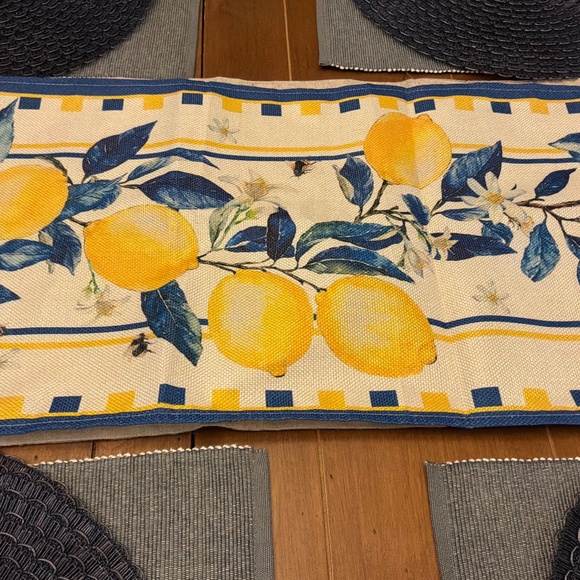 Lemons table runner - Picture 3 of 7
